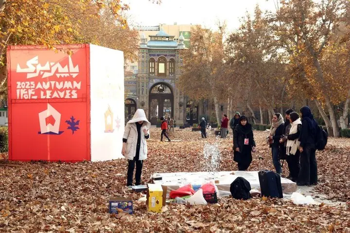 چرا عکس‌های مستند در میدان مشق کمتر دیده می‌شوند؟ رنگ‌هایی که داستانی تازه روایت کردند