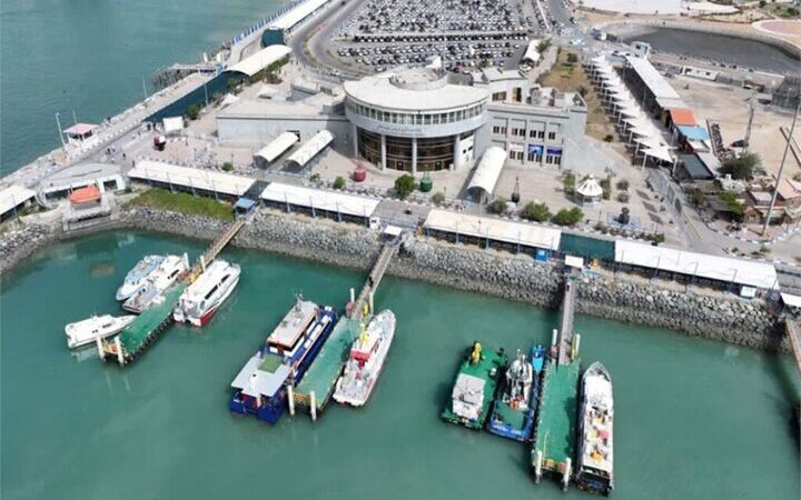 بازگشت تردد دریایی در قشم پس از توقف طولانی؛ بندر شهید ذاکری دوباره فعال شد