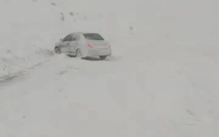 کولاک بی‌سابقه در گردنه چری؛ عبور و مرور در خطر جدی قرار گرفت!