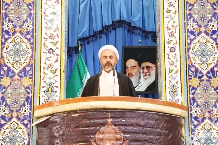 امام جمعه ایلام هشدار داد: دشمن در کمین شکستن وحدت ملی است!
