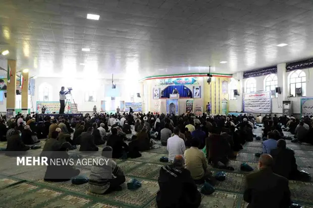 امام جمعه موقت زاهدان: شهدا چگونه با جان‌فشانی حجاب و پاکدامنی را حفظ کردند؟