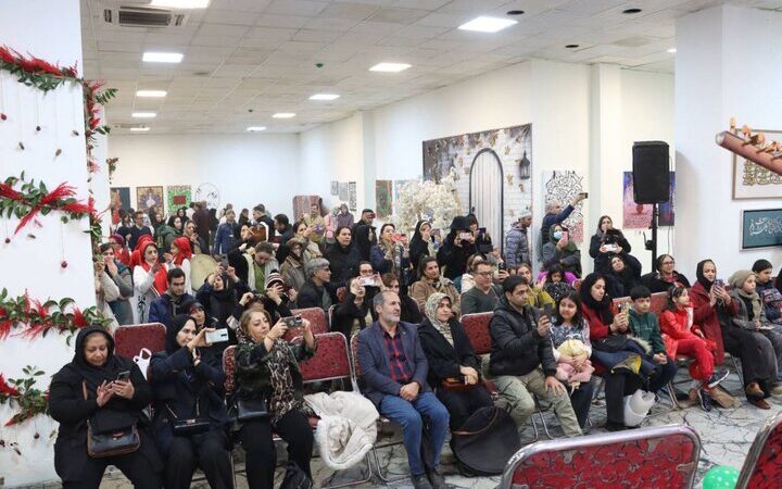 جشن یلدایی بوم‌نقش در منطقه ۲۲ تهران؛ هنرمندان و شهروندان در دورهمی هنری شبانه