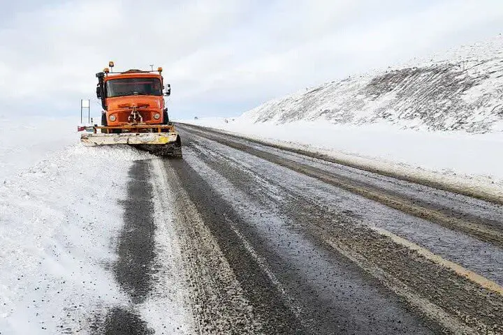 تردد در محور شازند – ازنا زیر برف سنگین؛ آیا مسیرها باز هستند؟