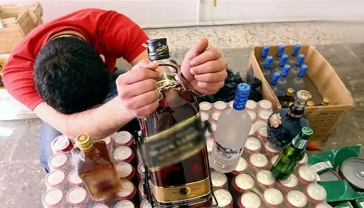 انهدام باند حرفه‌ای قاچاق مشروبات الکلی و پیش‌ساز مواد مخدر در سردشت؛ پلیس دست به کار شد!