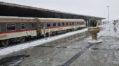 معراجی فر: قطارهای مسافری خراسان رضوی باوجود برف سنگین همچنان بدون وقفه در حرکت‌اند