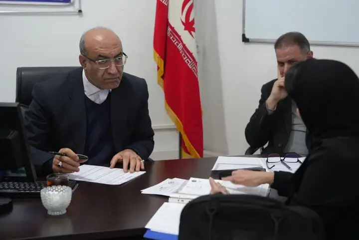 استاندار کرمانشاه به‌صورت چهره‌به‌چهره با مردم دیدار کرد؛ وعده حل سریع مشکلات معیشتی و اشتغال