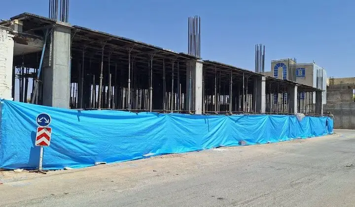 کتابخانه شهر بهمن آباده بعد از ۵ سال توقف، دوباره جان گرفت؛ پروژه ۲۵ درصد پیشرفت کرد