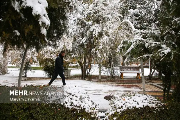 بارش برف سنگین در روستای رختیان؛ طبیعت سفیدپوش شد!