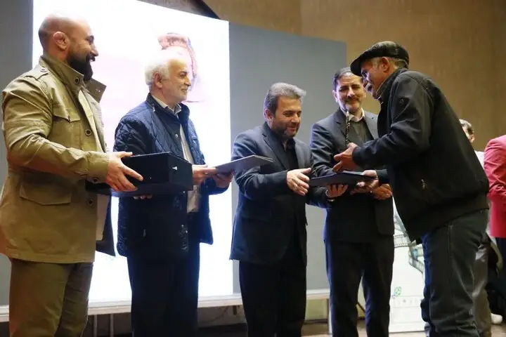 اختتامیه باشکوه هفته فیلم و عکس در اردبیل؛ هنرمندان در کانون توجه قرار گرفتند