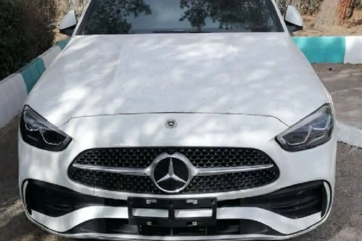 مالک خودروی ۱۵ میلیاردی به دلیل نصب نکردن پلاک به دردسر افتاد!