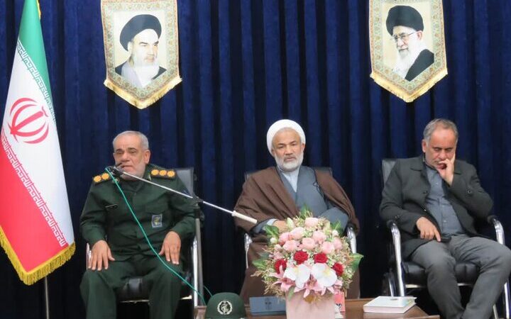 امام جمعه دشتستان: راز کمال در مدیریت زندگی و صبر حیرت‌انگیز نهفته است!