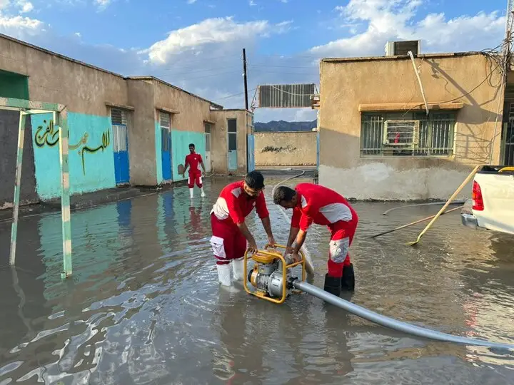 نجات بیش از ۲۵ هزار نفر توسط هلال احمر هرمزگان در سیلاب‌های اخیر؛ جزئیاتی که نمی‌دانستید!