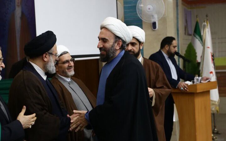 تقدیر ویژه از مدیرکل تبلیغات اسلامی ایلام در کنگره بین‌المللی فعالان اربعین