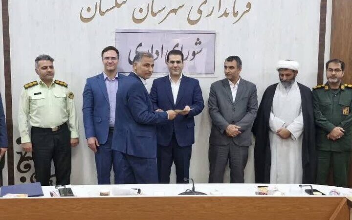 معرفی معاون فرماندار تنگستان و بخشداران مرکزی و دلوار در مراسمی ویژه؛ چه تغییراتی در راه است؟