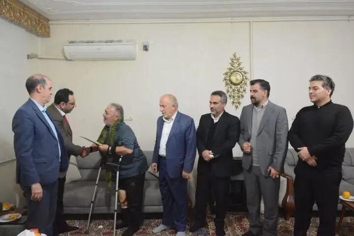 دیدار گرم مدیرکل بنیاد شهید لرستان با خانواده‌های شهدا؛ لحظاتی پر از احساس و احترام