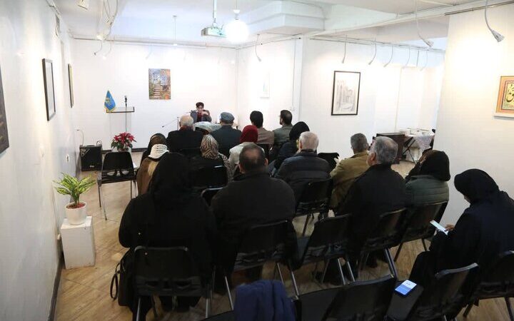 رونمایی «کفترهای سُرخِ پاپَر»؛ سفری به دنیای پیچیده رنج و طنز یک نویسنده تئاتر