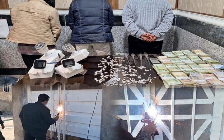 پلمب منزل فروشنده شیشه و هروئین در داراب؛ اهالی نفس راحت کشیدند!