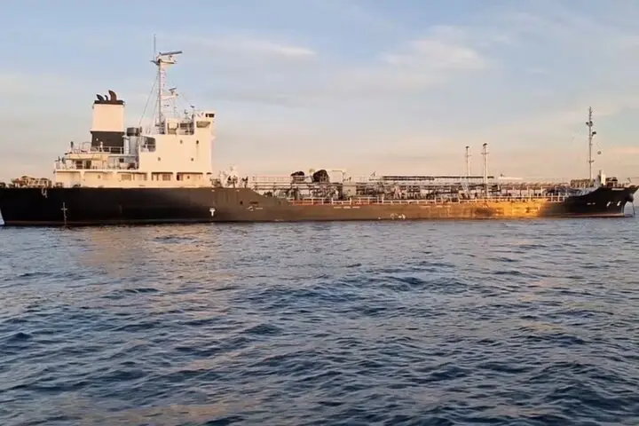 توقیف جنجالی کشتی در خلیج فارس؛ جزئیاتی که نمی‌دانستید!