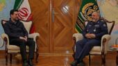 دیدار مهم وزیر دفاع با سرپرست هواپیمایی؛ هم‌افزایی برای تحول در صنعت هوایی کشور