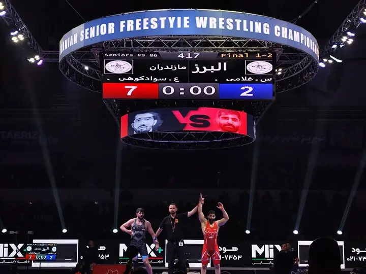 رقابت نفس‌گیر در تبریز؛ برترین آزادکاران کشتی قهرمانی کشور معرفی شدند