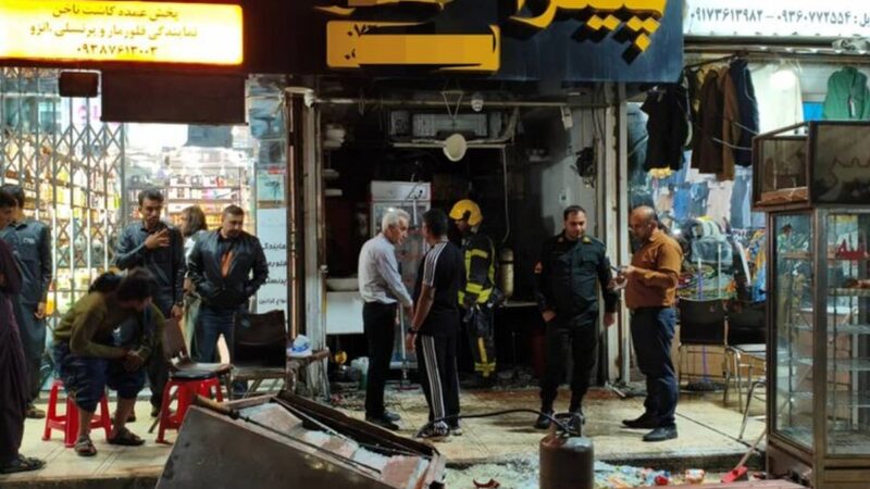 انفجار مهیب پیتزافروشی در بندرعباس؛ تیم آتش‌نشانی در محل حاضر شد