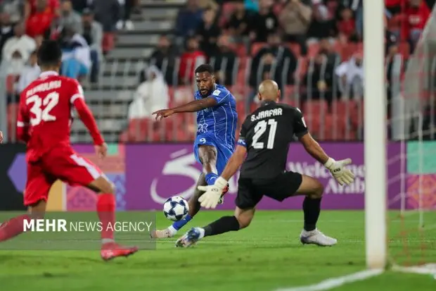 حاجیلو هشدار داد: استقلال گرفتار دلال‌ها شده و نقاط ضعف ساپینتو آشکار است!