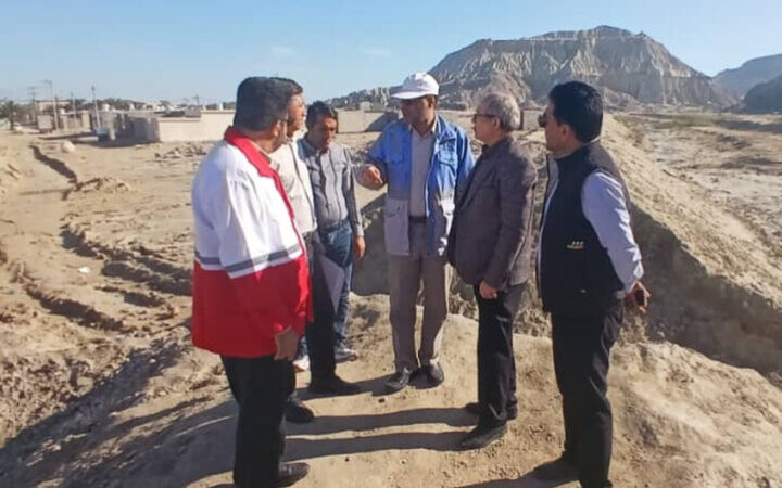 بازدید فوری مدیرکل بحران هرمزگان از نقاط حساس روستای طولا؛ هشدار جدی به ساکنان!