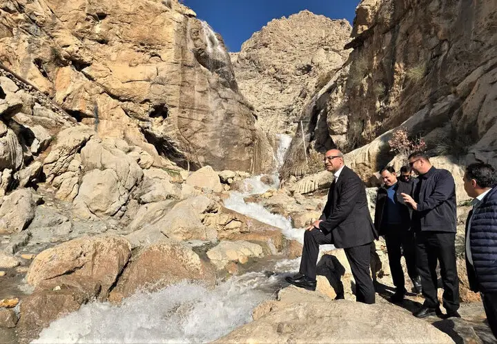 استاندار کرمانشاه به‌صورت ویژه پیگیر تحول پارک کوهستان شد!