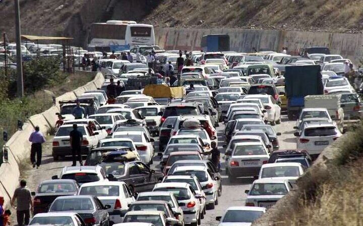 ترافیک بی‌سابقه ۳ ساعته در گردنه سربیژن جیرفت؛ پلیس تمام توان را به کار گرفت!