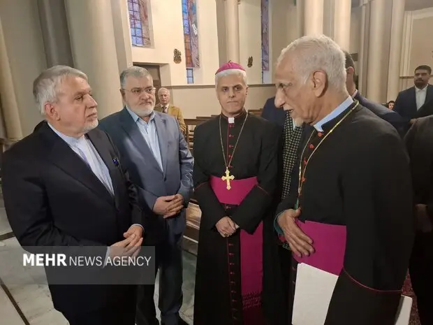 استاندار تهران در کلیسای سنت ژوزف؛ تبریک سال نو و گفت‌وگویی صمیمانه با اقلیت مسیحی