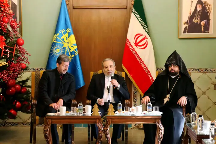 وزیر خارجه: همزیستی مسالمت‌آمیز ارامنه و مسلمانان ایران، الگویی بی‌نظیر برای جهان!