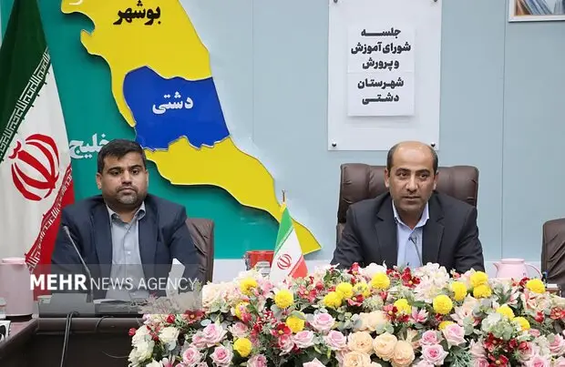 فرماندار دشتی: بی‌سوادی را فقط با نگاه بلندمدت می‌توان ریشه‌کن کرد