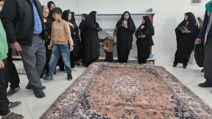 گره‌های قالی روستای گرگین‌آباد؛ سفیر عشق و صفای ایرانی در قلب هنر سنتی