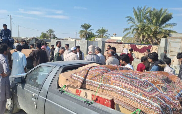 همدلی گرم مردم زرآباد با سیل‌زدگان جاسک؛ کمک‌های مردمی در دل بحران جاری شد