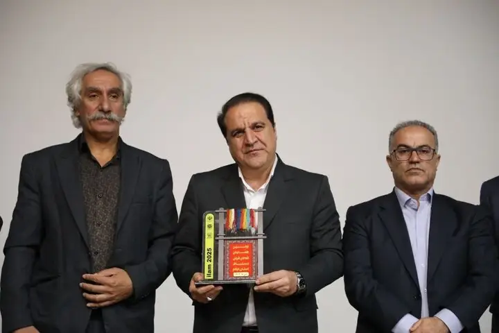 کرمی خواستار افزایش سقف تسهیلات فرش دستبافت ایلام شد؛ آیا حمایت‌ها کافی است؟