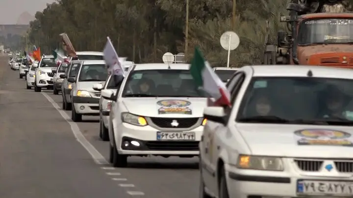کاروان رالی «قهرمان من» با شور و استقبال مردم وارد بافق شد؛ پیام شهید سلیمانی در دل جوانان