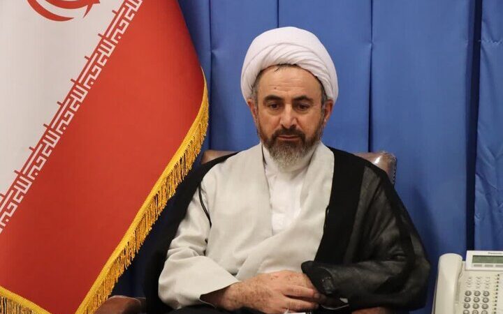 امام جمعه ایلام: نسل جوان باید تاریخ انقلاب اسلامی را بشناسد