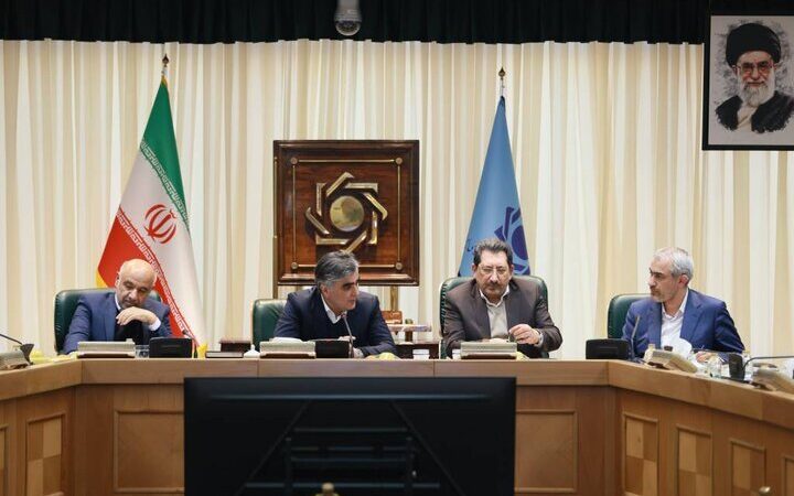 تشکیل جلسه تیم اقتصادی دولت درخصوص سیاست‌های ارزی، تجاری و معیشتی مردم