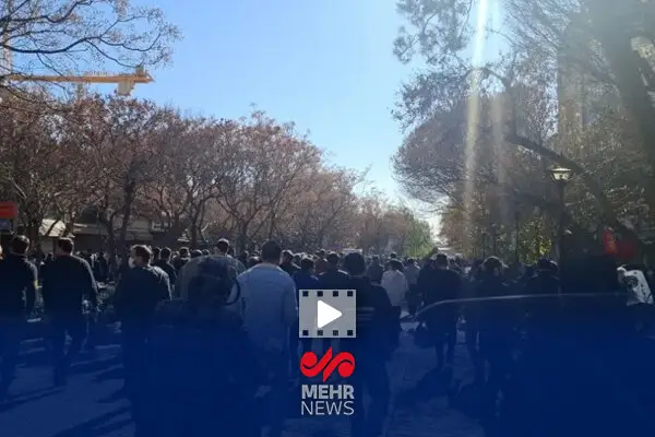 تجمع برخی کسبه بازار تهران در واکنش به نوسانات ارز