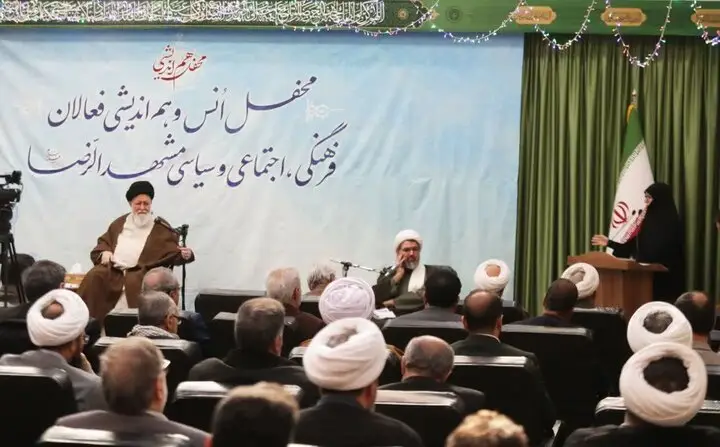 علم الهدی: مواجهه با مسئله حجاب نیازمند انعطاف و برخورد هوشمندانه است