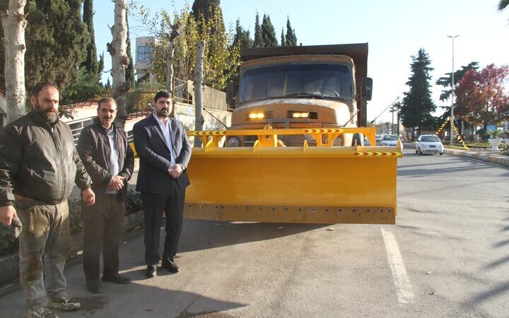 تجهیز ناوگان شهرداری آستارا با الحاق برف روب جدید