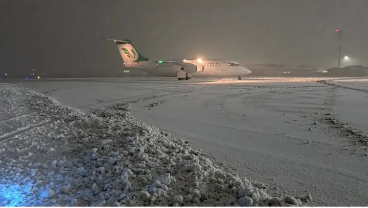 انجام پروازها از فرودگاه ارومیه همزمان با بارش برف