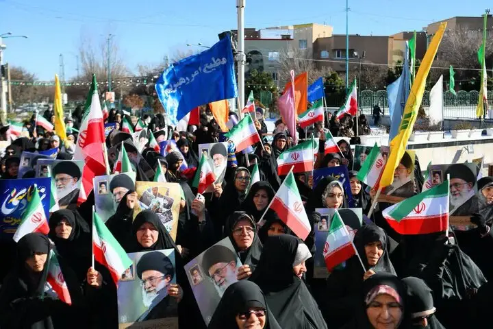 حماسه ۹ دی در همدان؛ تجلی بصیرت و وفاداری مردم به انقلاب - وب‌گردی