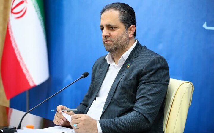 حسینی: در مدیریت بازار با هیچ مدیری تعارف نداریم