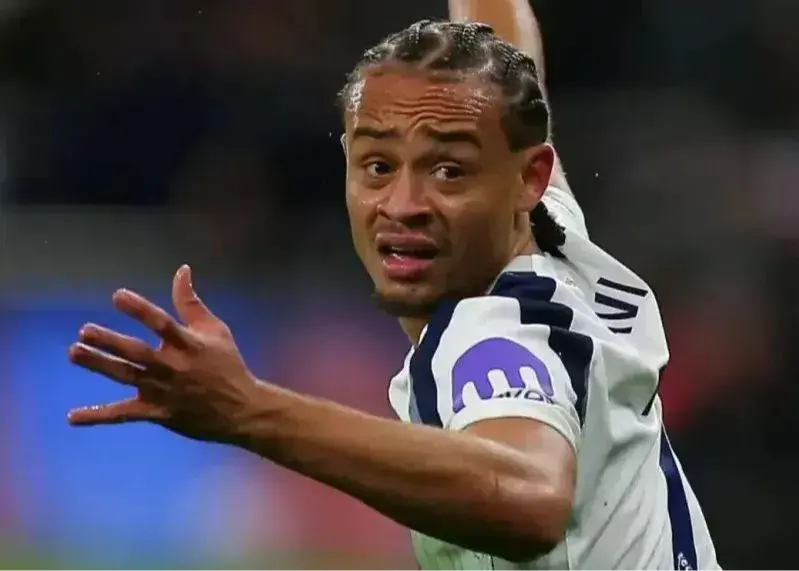 چرا ژاوی سیمونز، ستاره ۶۵ میلیون یورویی تاتنهام، در لیگ برتر گم شده است؟