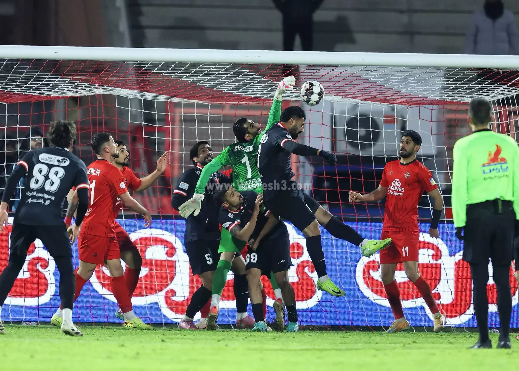 دقیقه نود و چند، نجات معجزه‌آسای پرسپولیس مقابل تراکتور در تبریز!