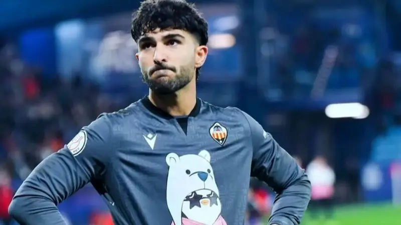 عکس | تهران‌گردی امیر عابدزاده و خواهرش در تهران