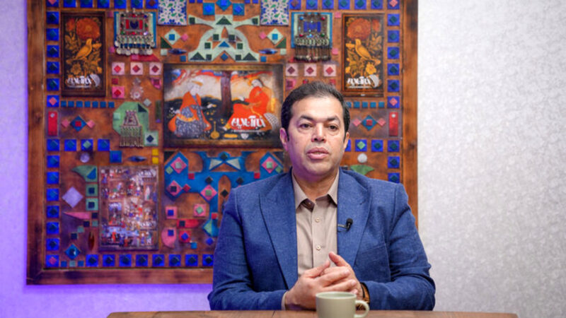 نتیجه فشارهای ساترا مانند فنر به یکباره رها می‌شود