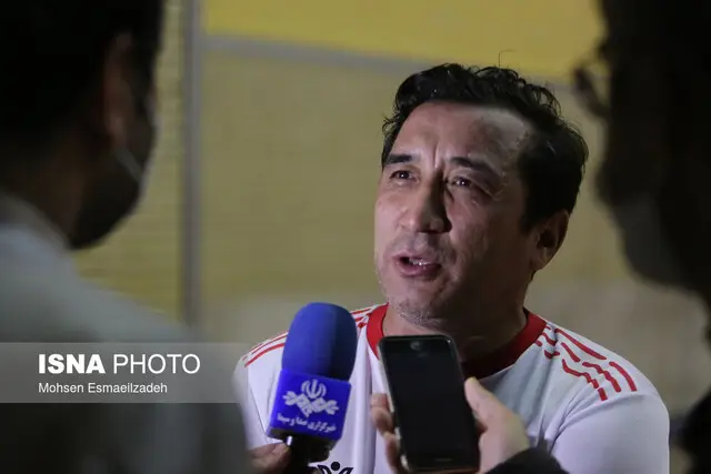 خداداد عزیزی: از جواد خیابانی انتقاد نکنید؛ بیرانوند بهترین پنالتی‌گیر تاریخ است!