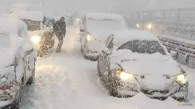 بارش سنگین برف در ترکیه و تعطیلی مدارس در ۱۴ استان